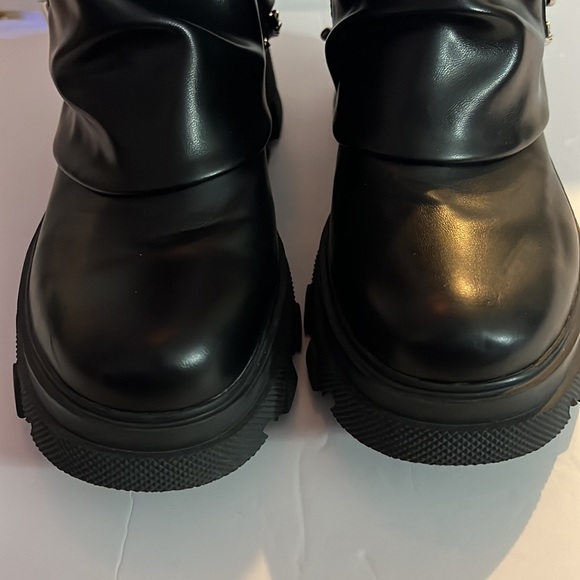 Azalea Wang black boots w/silver chains, faux rhinestones and studs, size 9 / 40 - Picture 4 of 16